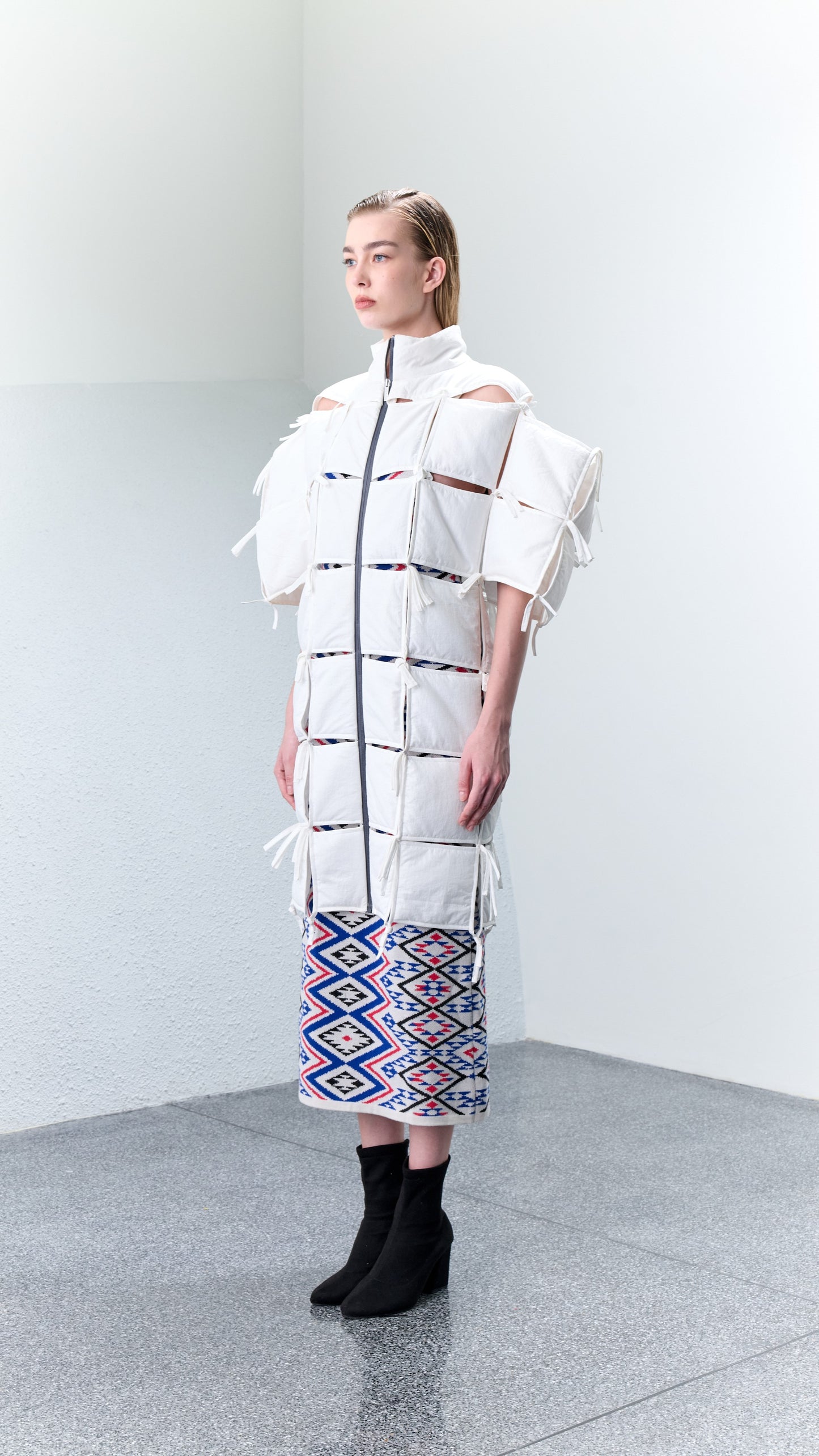 1.10 HAS White Nylon Quilt Puffed Jacket