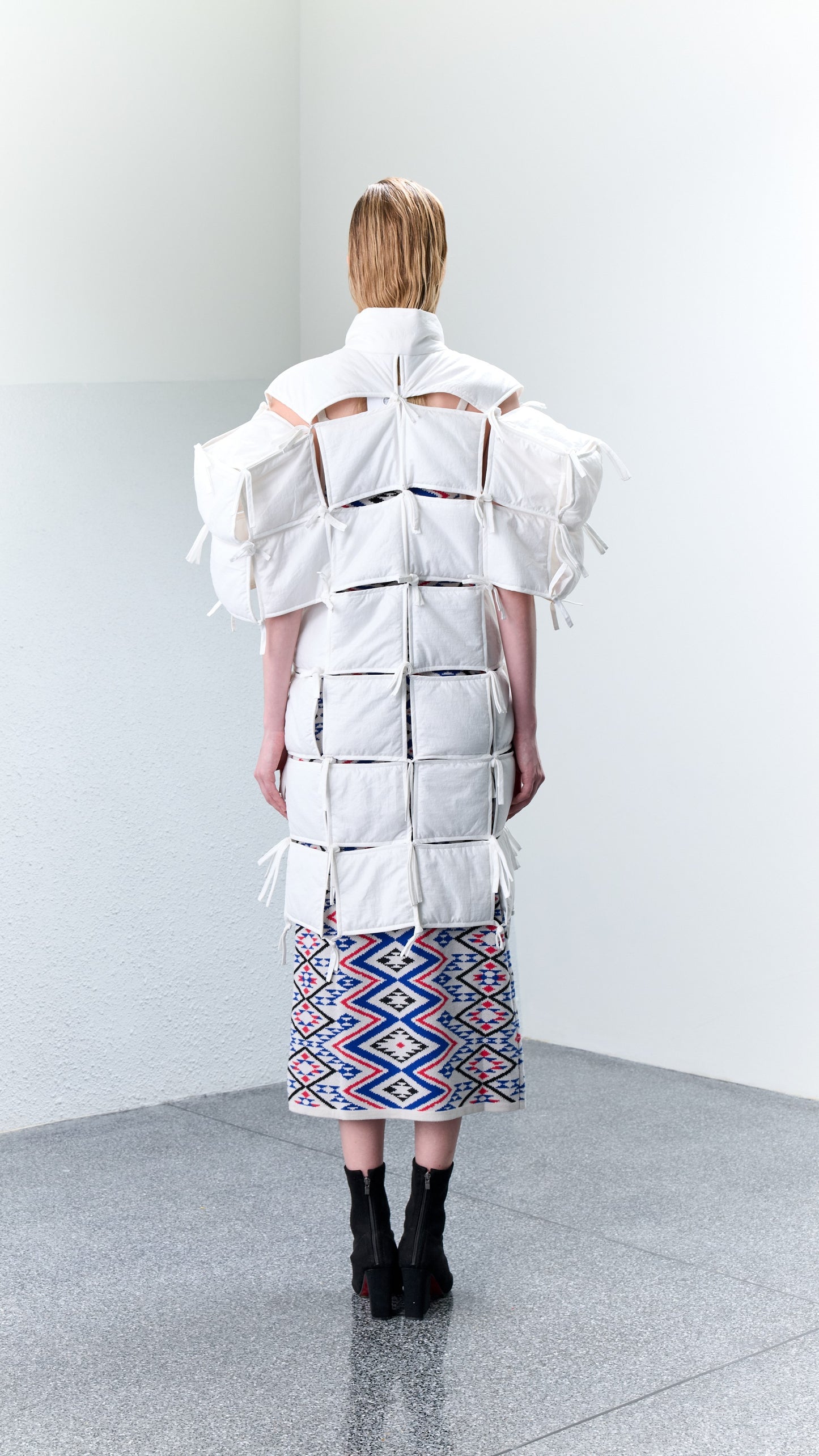 1.10 HAS White Nylon Quilt Puffed Jacket