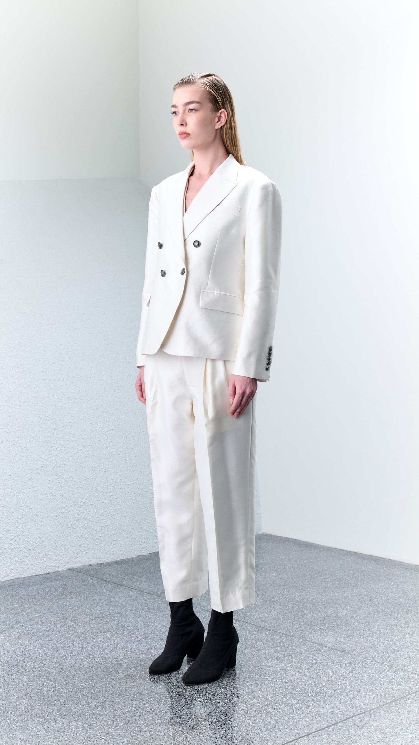 2.5 MCL Silk Wool Suit