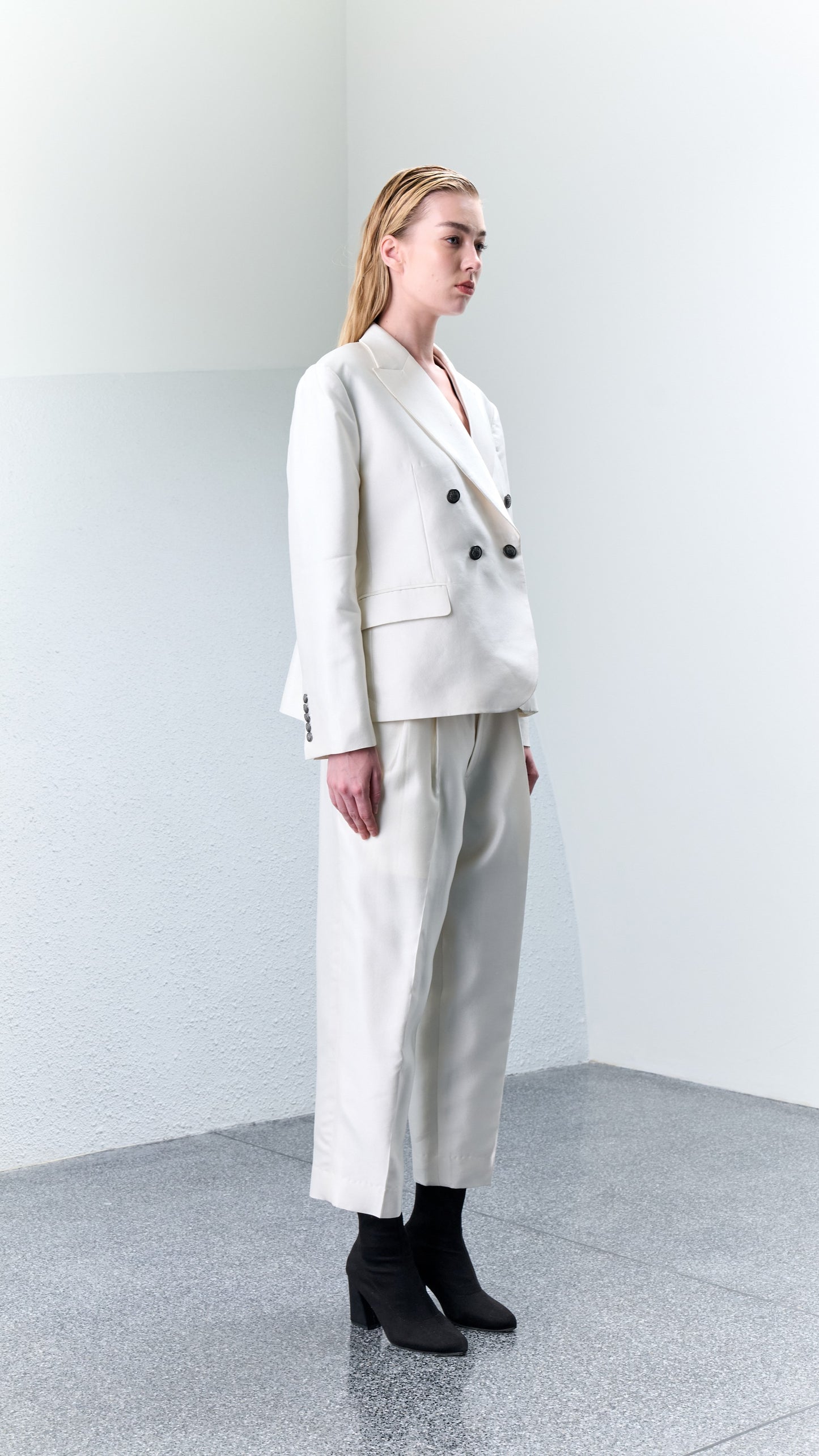 2.5 MCL Silk Wool Suit