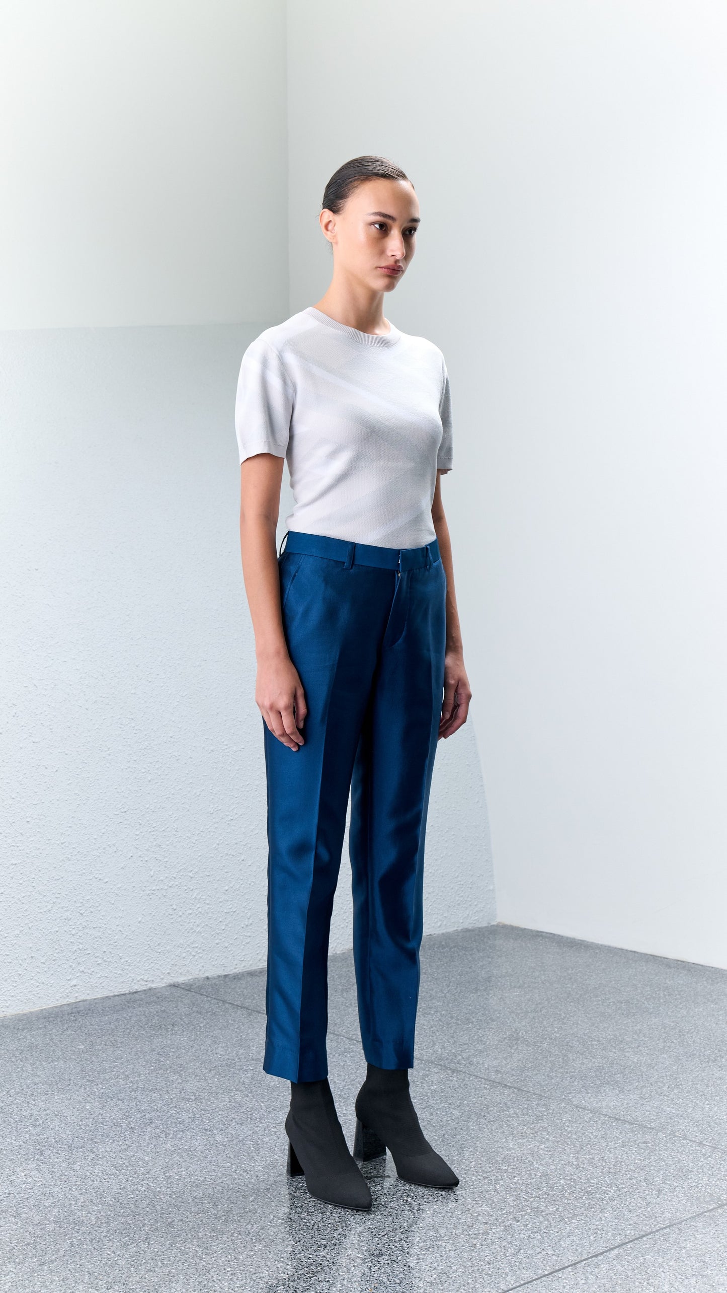 4.9 TAU Knitted Tee